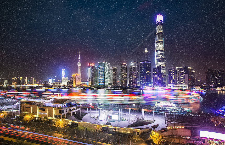雪景中的上海陆家嘴金融中心图片
