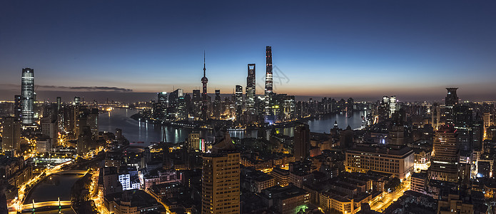 日出前的上海城市风景高清图片