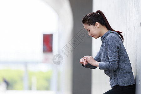 户外健身美女美女户外运动背景