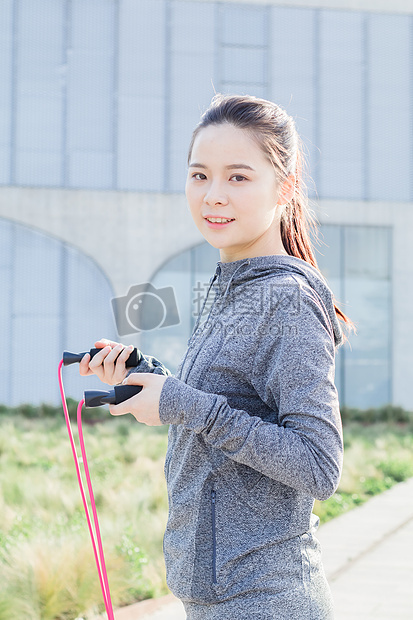 运动女性脸部特写图片