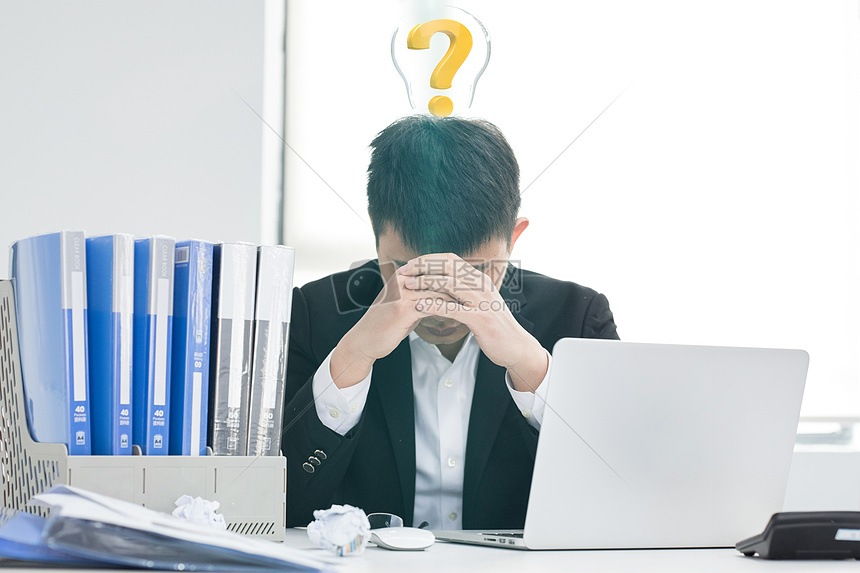 智能科技时代思考的男士摄影图片免费下载_科