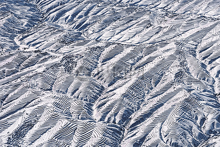 航拍山脉雪景背景图片