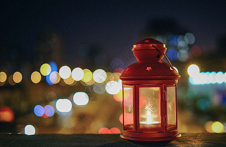 孤独夜晚夜空中的烛台背景