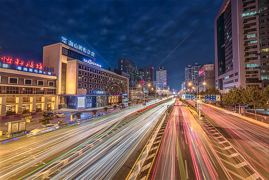 繁忙城市夜景图片