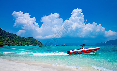 海滩游艇背景图片