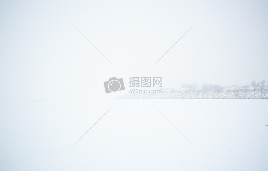 中国北方查干湖雪地图片