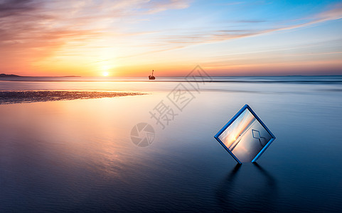 夕阳如画湖中日落高清图片