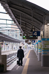 列车站台背景图片
