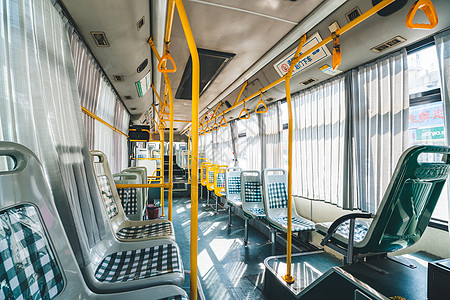 公交车内景公共交通车坐垫高清图片