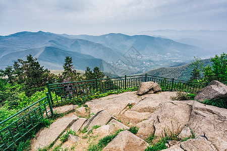 莫干山顶峰拍摄背景图片