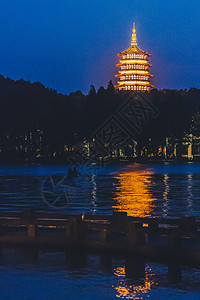 雷锋夕照西湖长桥雷峰塔背景