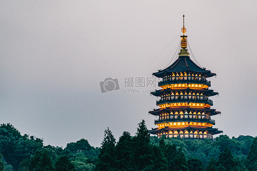 西湖长桥雷峰塔图片