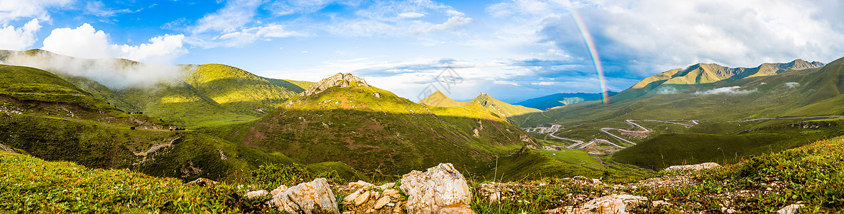 彩虹PSD山间的彩虹背景