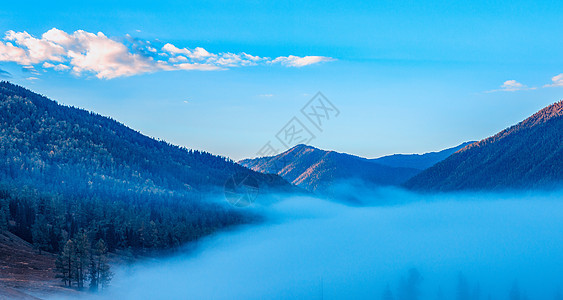 山川云雾背景图片