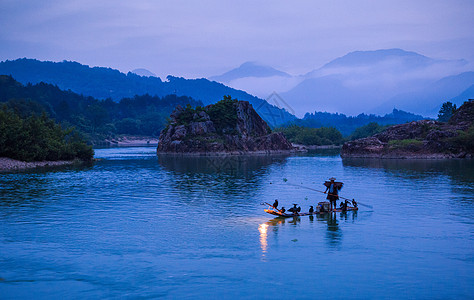 中国水墨山水画渔夫背景