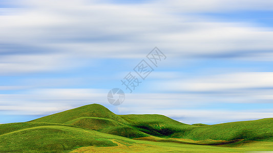 蓝天草原山丘背景