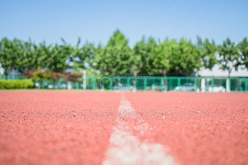 校园操场跑道赛道图片