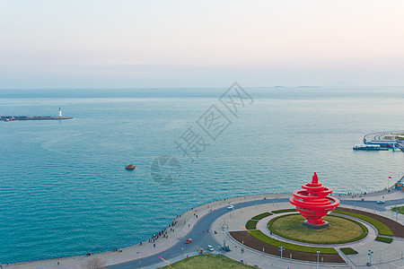 海边无人青岛五月的风雕塑背景