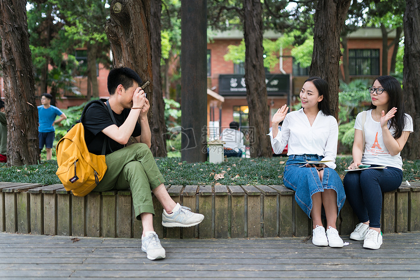 校园人像照片图片