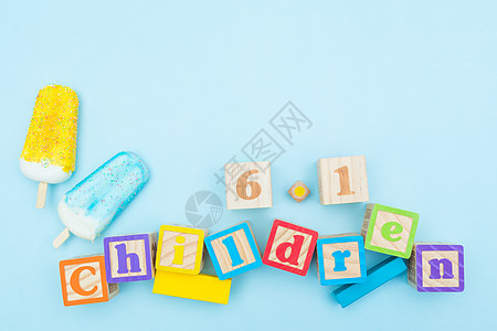 蓝色方块儿童节可爱玩具留白素材背景