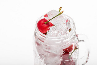 樱桃夏季水果冰镇清凉饮料图片