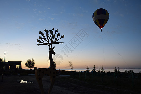 青海湖热气球图片