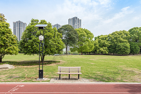 上海松江高校校园绿化及跑道高清图片