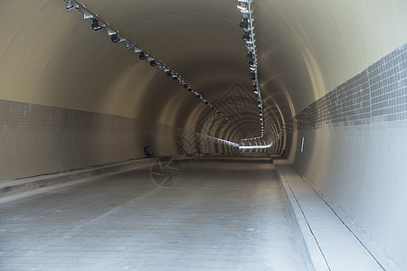 宽广延伸隧道公路素材图片