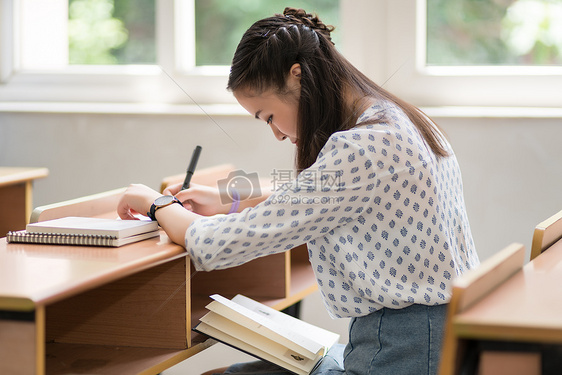 学校学习毕业考试图片