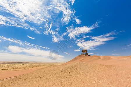 阳关的晴天蓝天沙漠高清图片