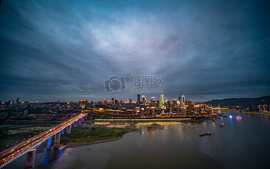 重庆江边夜景图片