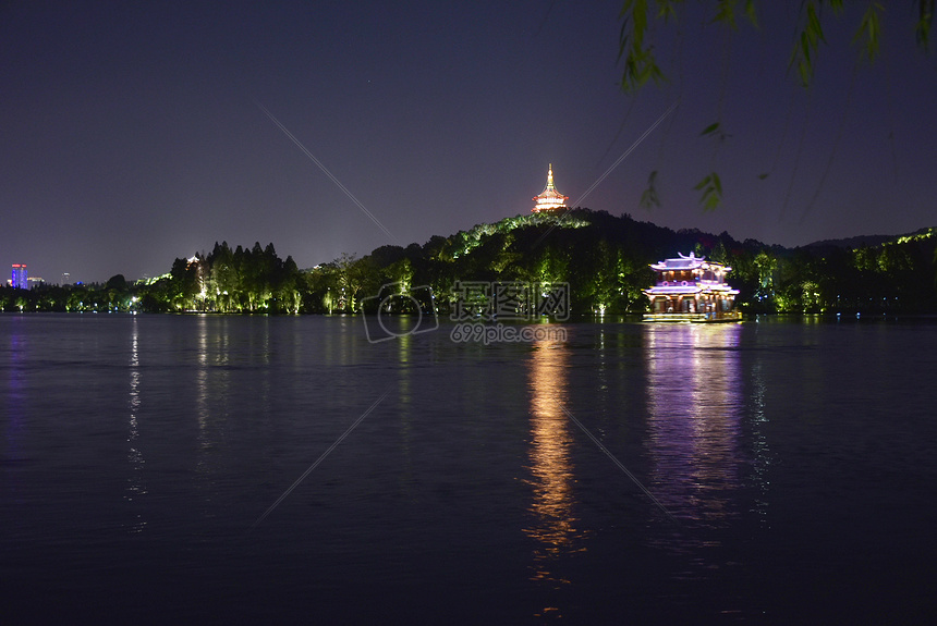 杭州西湖夜景图高清图片下载-正版图片500409864-摄