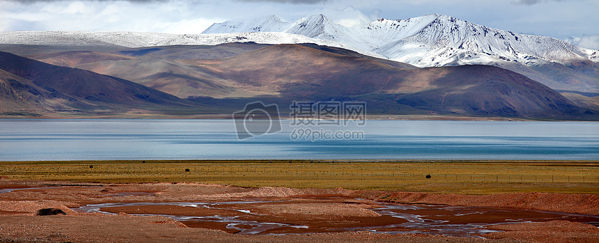 远处雪山图片