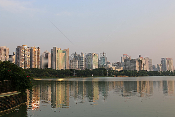 南宁  湖面  城市图片