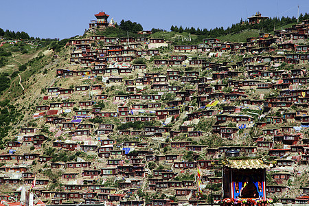 村落的清晨背景图片