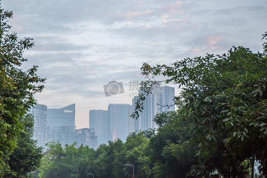 城市的天空图片