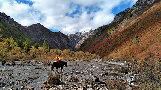 山峰风景山岭陡直高清图片