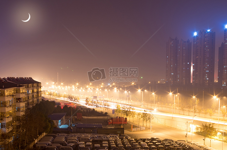 月夜下的城市图片