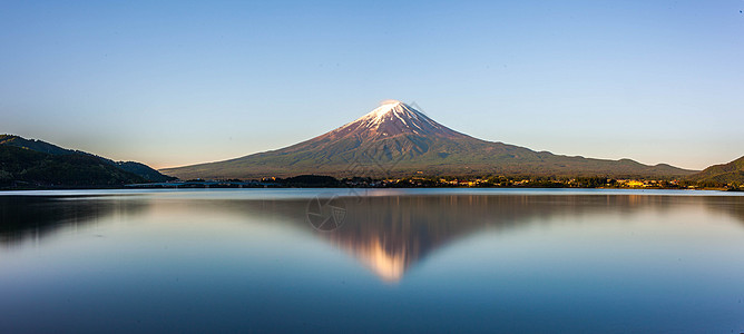 日本湖富士山日出背景