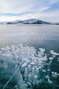 贝加尔湖气泡冰冰面上美丽的气泡背景