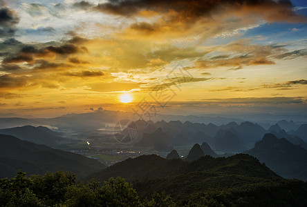 尧山晨光背景