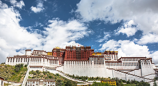 西藏拉萨布达拉宫正面照图片