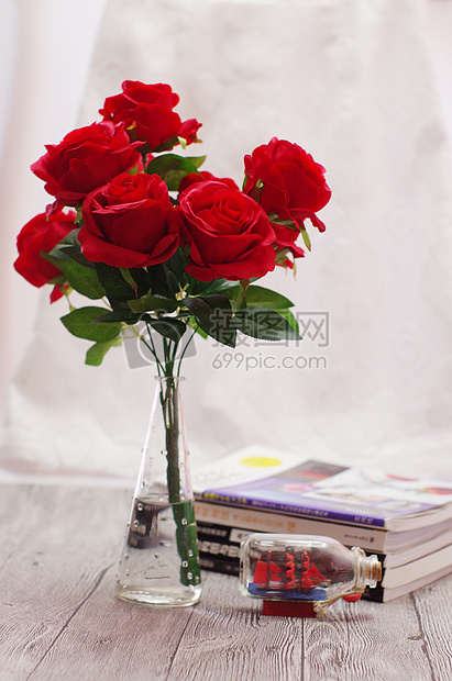 玫瑰、书与漂流瓶图片