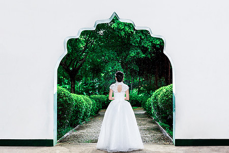 婚纱模特中国风新娘婚纱背影背景