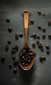咖啡豆和木勺子高清图片