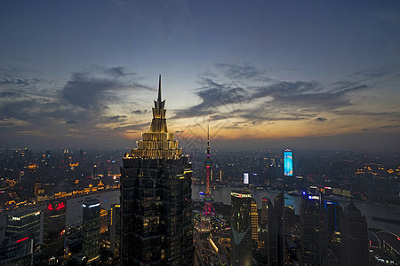 沪杭雨中盛夏图片