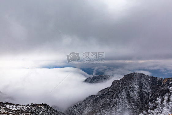 四川牛背山云海图片