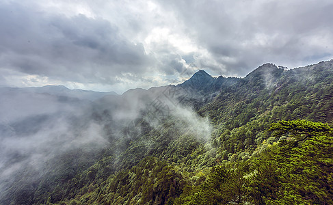 云海山脉峭壁高清图片