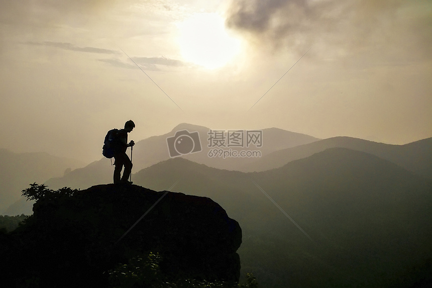 登山者图片