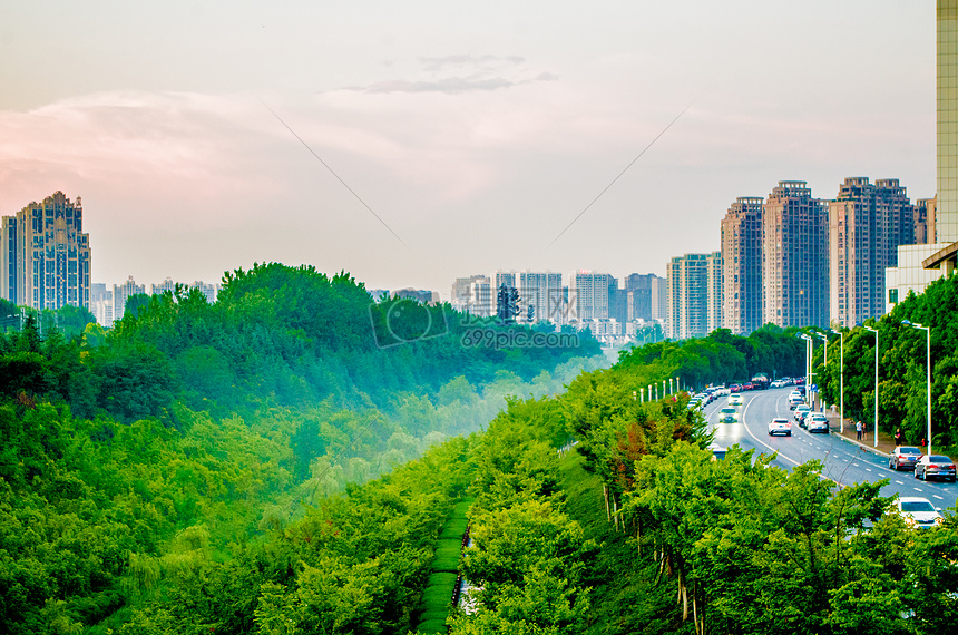 城市晚霞风景图片